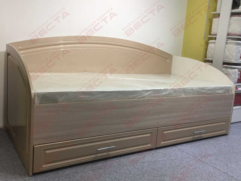 Krovat-sofa-scaled
